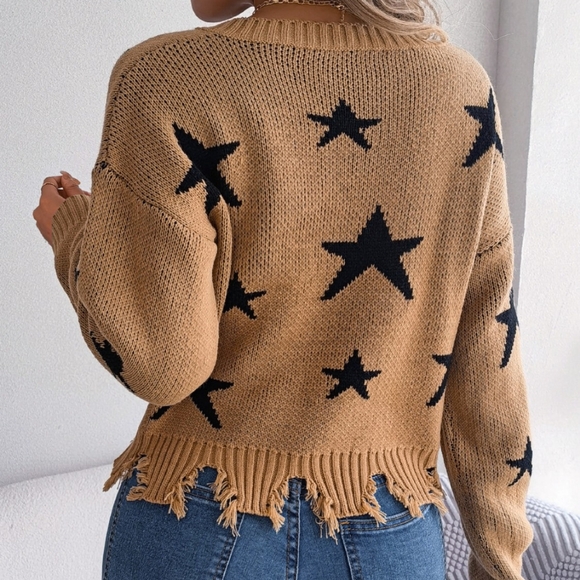 V-Neck Cropped Sweater with Star Pattern & Distressed Hem - Picture 3 of 8